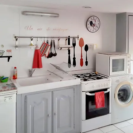 1 Bedroom Cozy In Granzay-gript